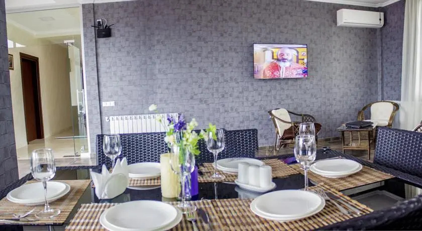 Hotel Holiday House Batumi