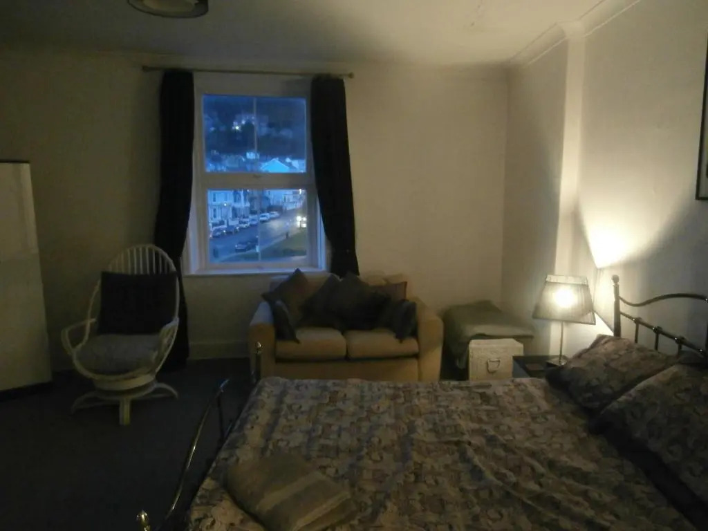 Llandudno Beachfront 2 Double Bedroom Apartment 2nd Floor