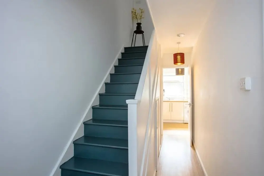 Cosy 4 Bedroom Apartment In Great Location