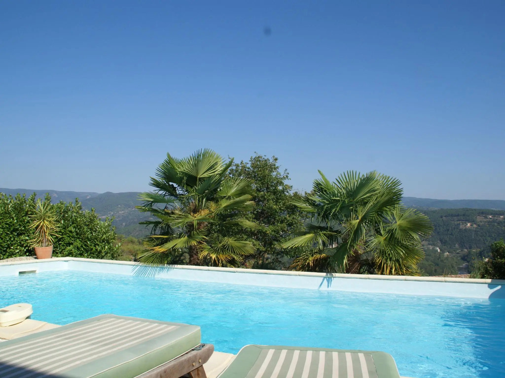 Mesmerising villa in Les Vans with private pool