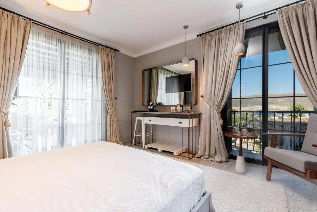 Alacatı Port Ladera Hotel