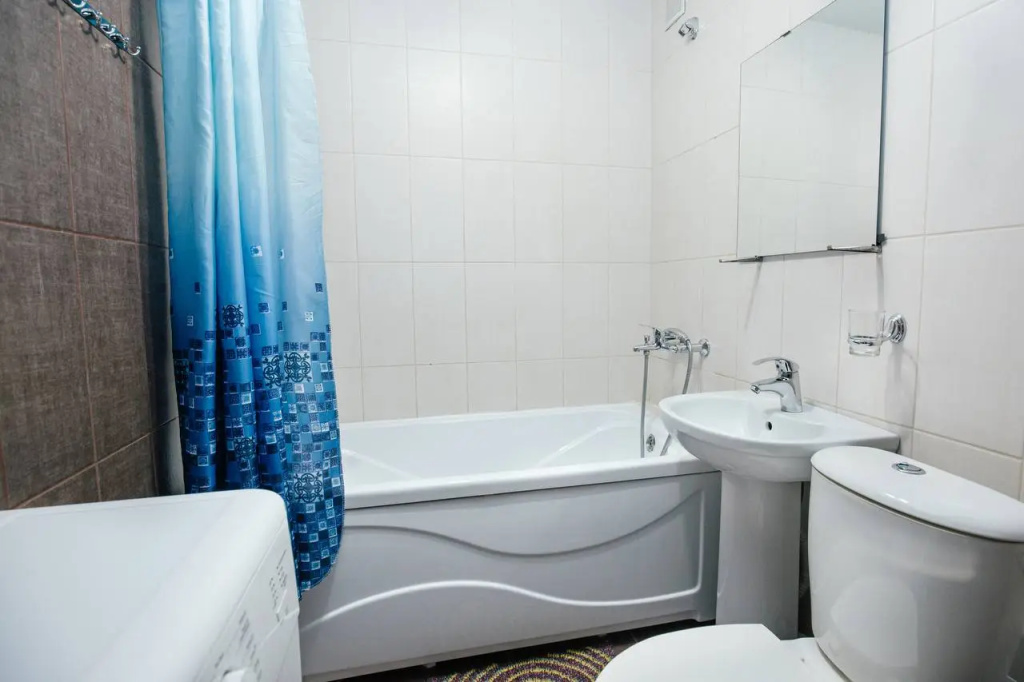 Dzerzhinskogo 10 Dvuhkomnatnye apartamenty v tsentre rjadom s KuzGTU
