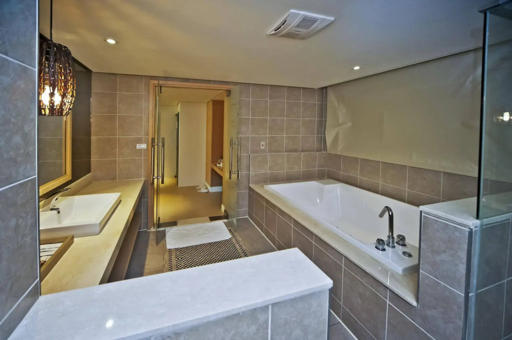 Herz Hotel