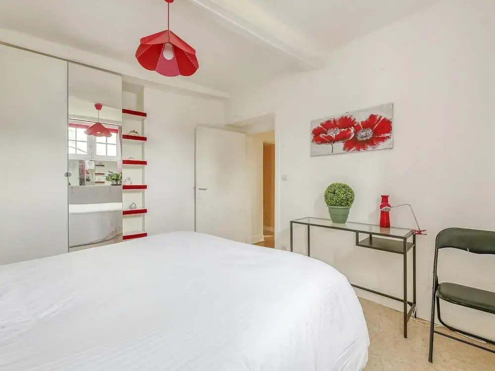 Apartment on the First Floor in the Heart of Bayeux, Free Parking 150 Meters