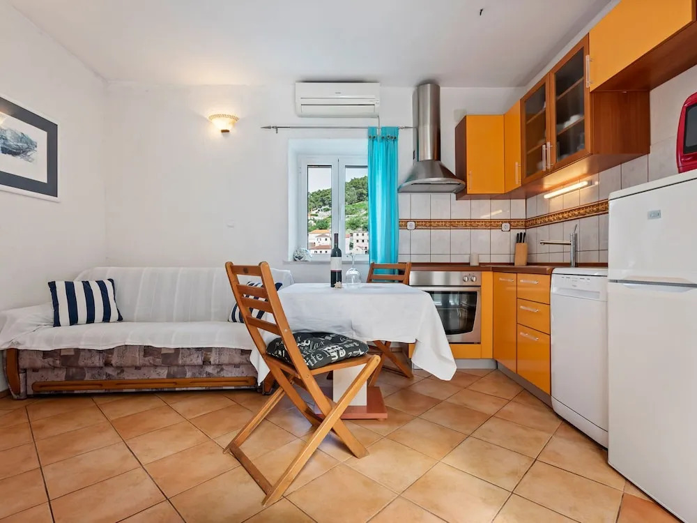 Snug Apartment in Pu?iš?a Near the Beach
