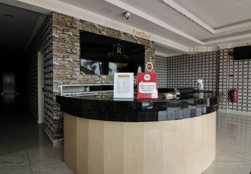 Royale City Hotel
