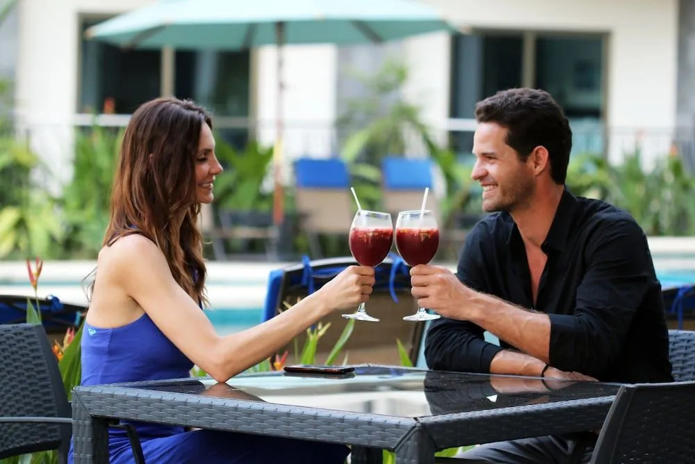 PACIFIC SUITES Boutique Hotel and Bistro