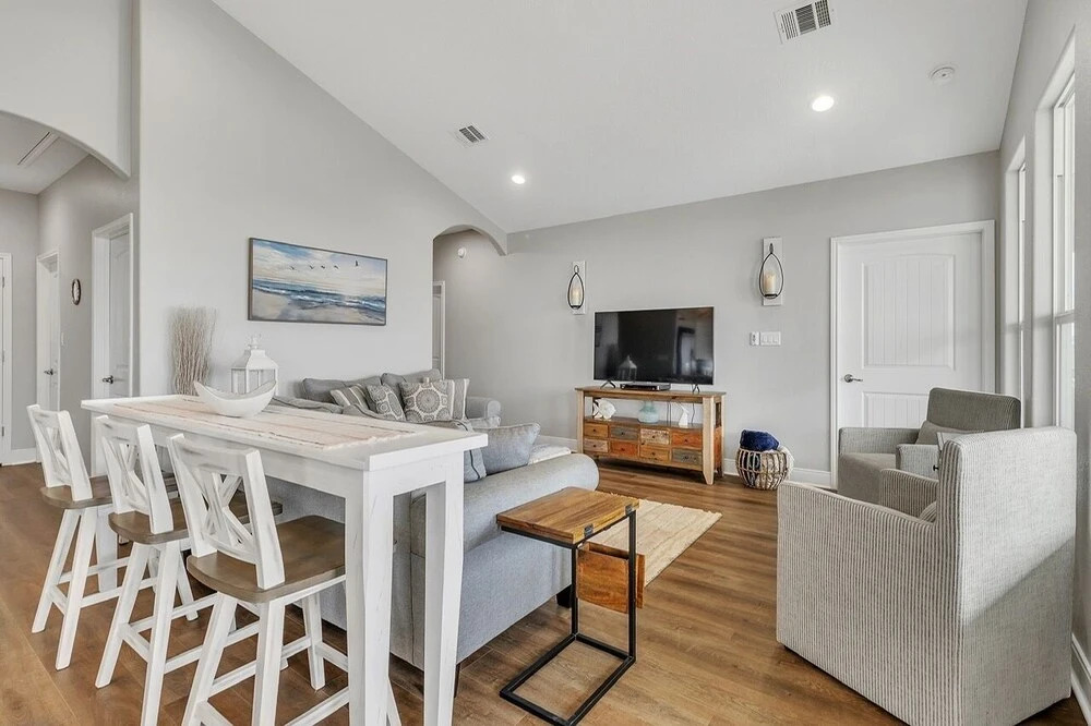 Born To Beach 4 Bedroom Home by RedAwning