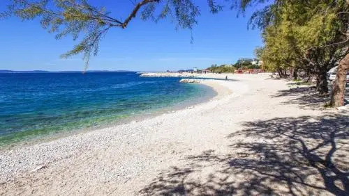 Split on the beach, 2 floors & wide terrace