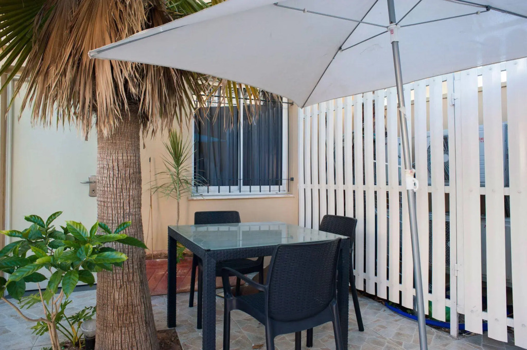 Geula Suites