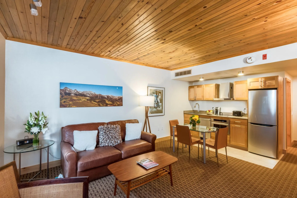 Ice House Suites and Condominiums