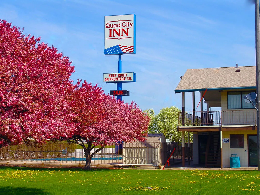 Quad City Inn