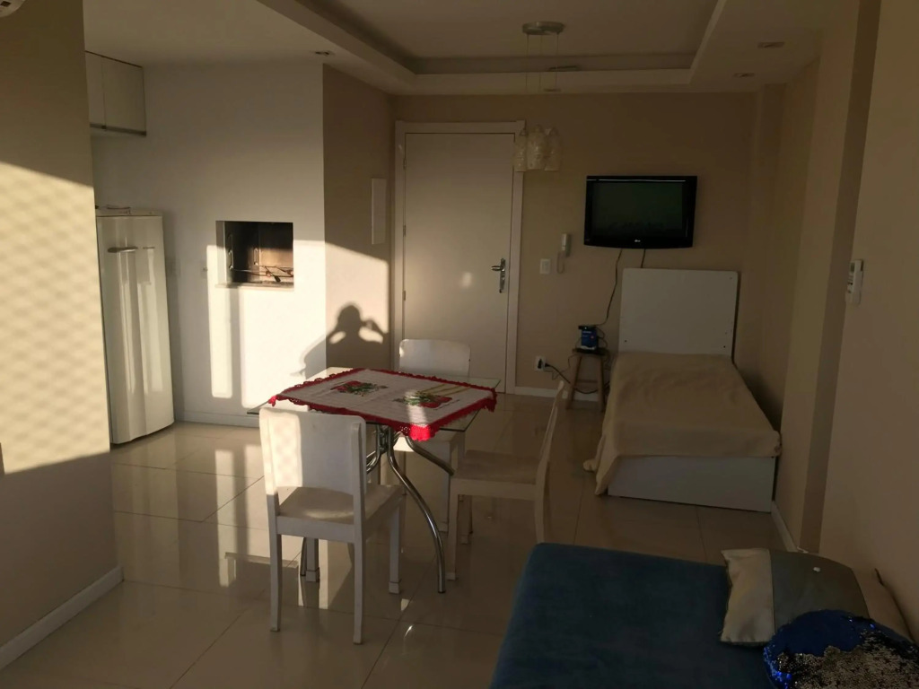 Apartamento p/ 8 com garagem churasqueira e piscina
