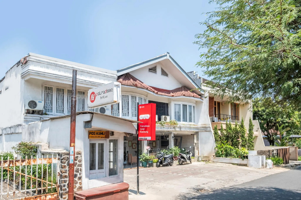 Rehat at Hotel Patradissa Stasiun Bandung