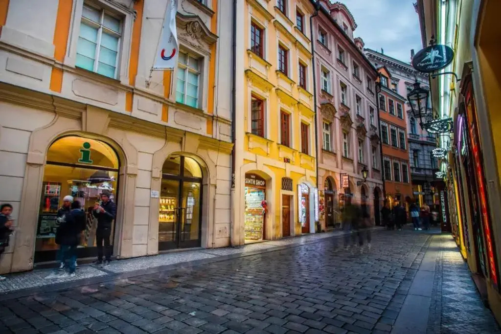 Exclusive Old Town Suites with City Views & AC by EasyBNB Premium