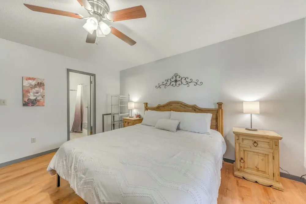Condo Near Midtown Ruidoso w/ Furnished Deck!