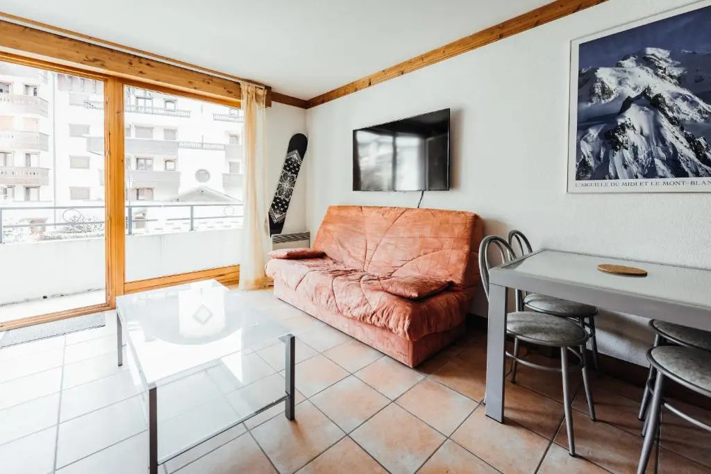 Cozy apartment with balcony 100 m from the Bettex gondola