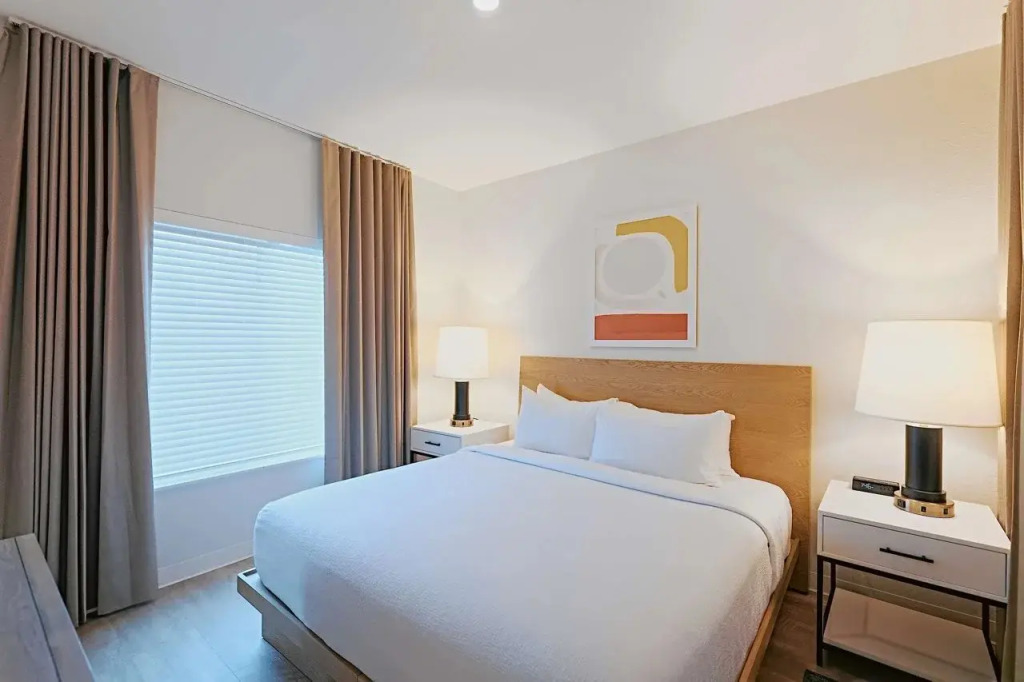 WaterWalk Extended Stay by Wyndham Jacksonville Deerwood Pk