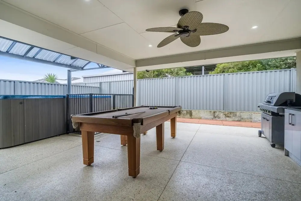 Spacious 4-bed House With Outdoor Area