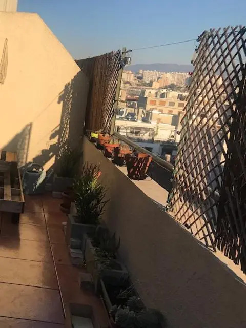 Appart 60 m2 séjour sur terrasse sud et 2 chambres gare Saint-Charles