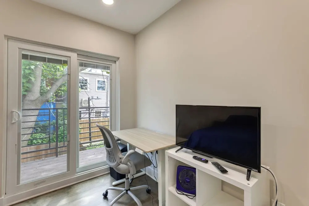 Walk to Fairmount Park: Modern Philly Townhome
