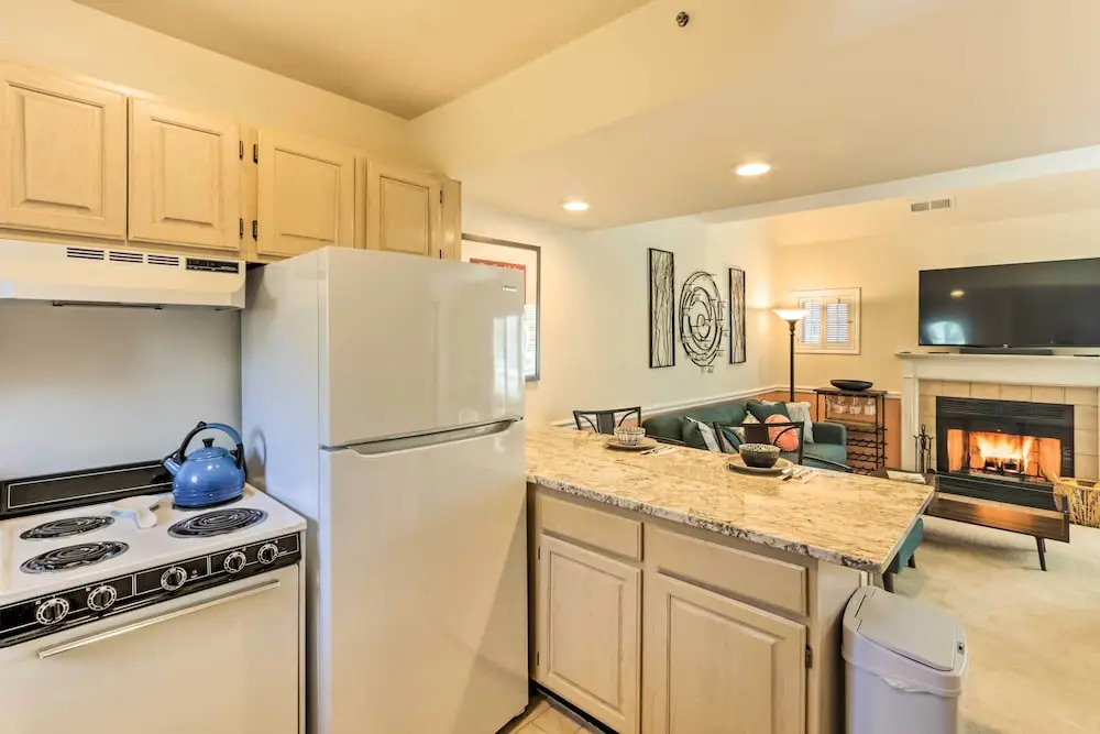 Lovely Norwich Villa, On Golf Course w/ Amenities