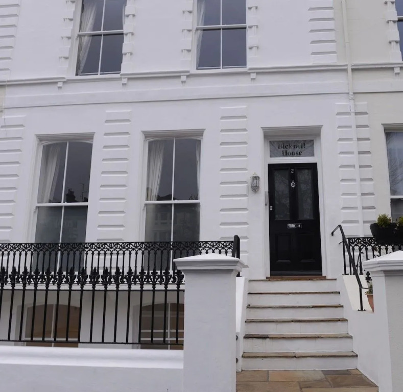 Bicknell House Hyde 1st
