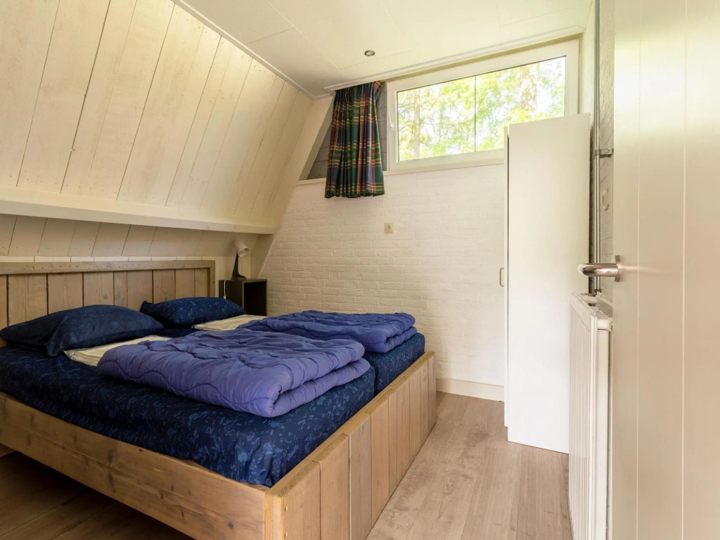 Family Bungalow by the Fen