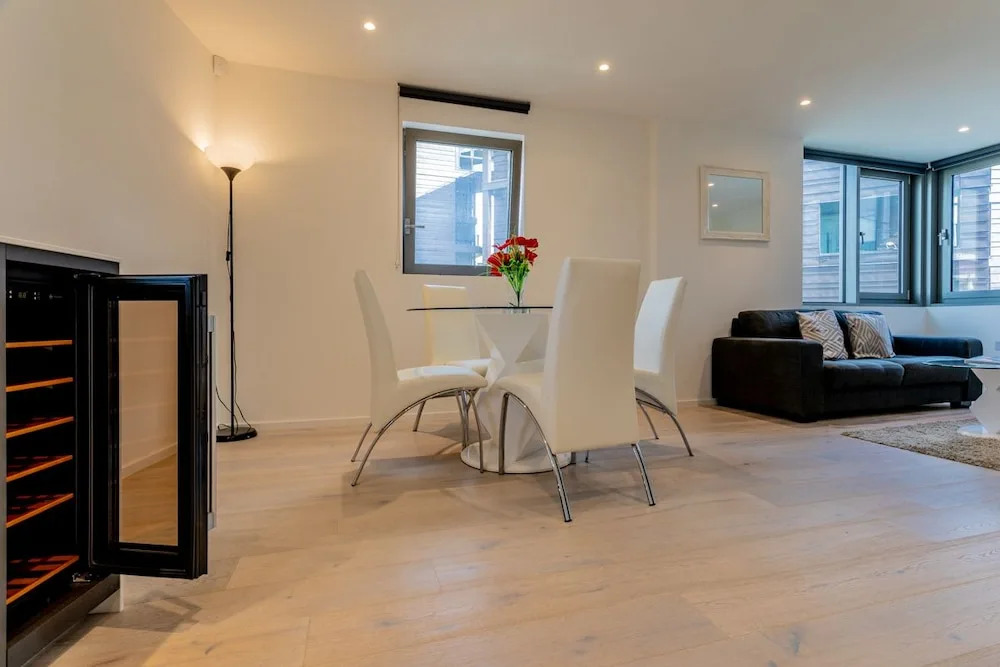 Hoxton Apartments by Mysquare