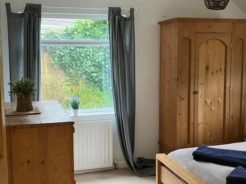 Entire house near beaches, footpaths, dog friendly