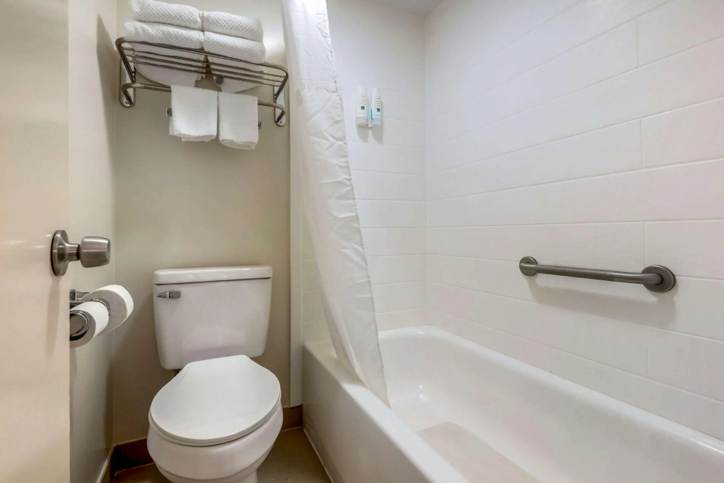 Quality Inn & Suites New Hartford - Utica
