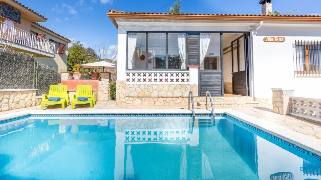 Tensi in Blanes With 5 Bedrooms and 2 Bathrooms