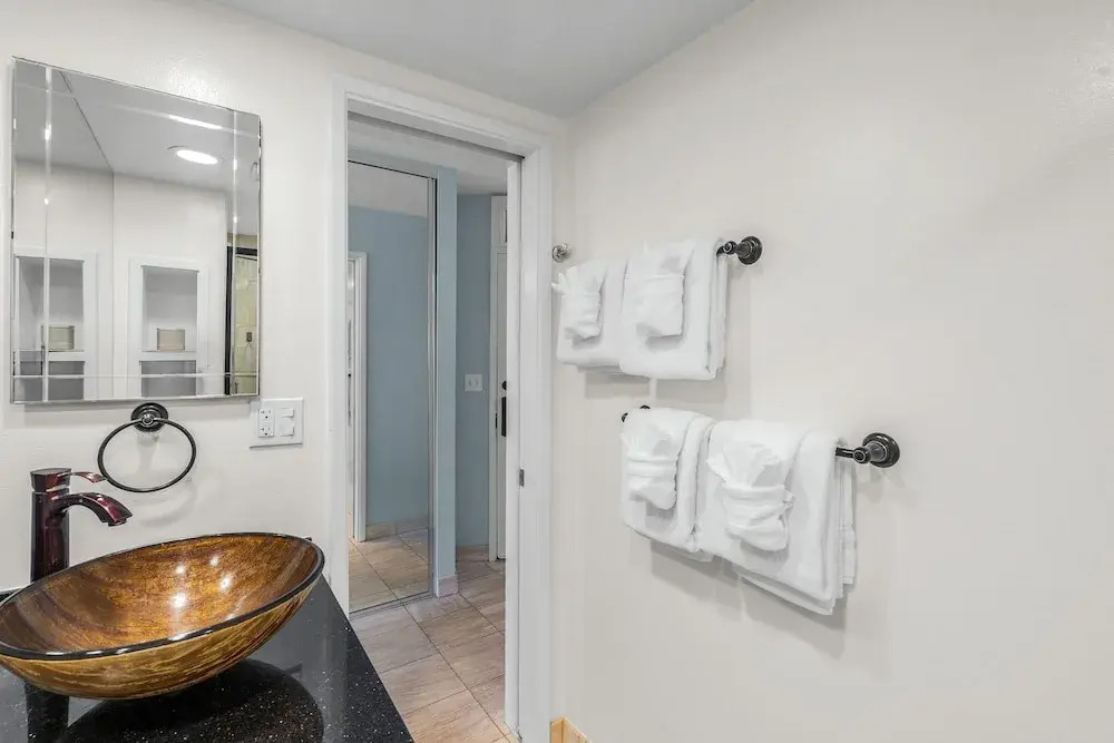 Kamaole Beach Royale 506 - Stunning Ocean Views, Spectacular Renovation, AC