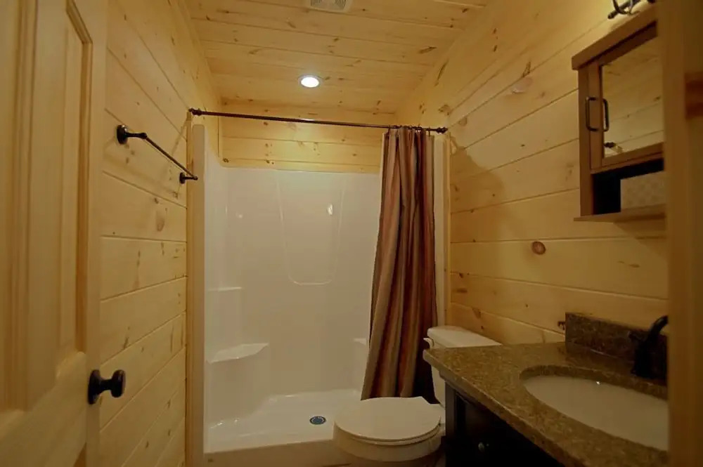 Taj's 3 Bedroom Cabin - 3 Br Cabin