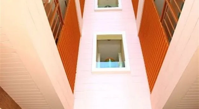 Ladda​ Place​