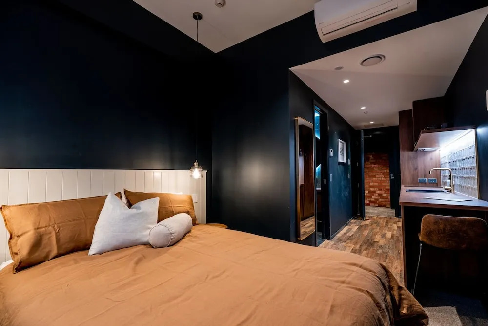 The Cobbler Hotel
