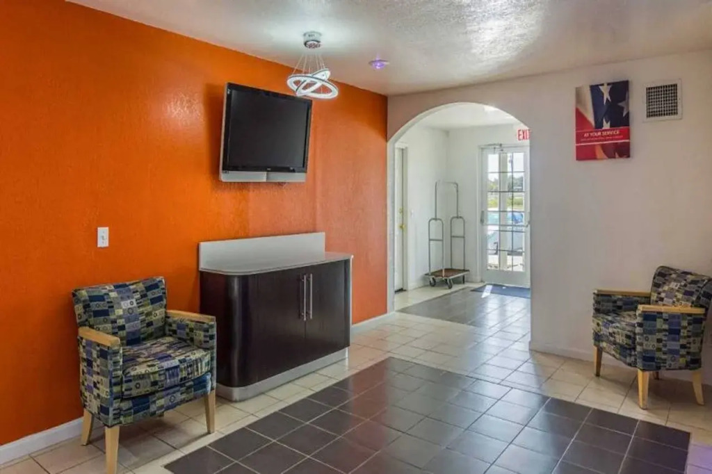 Motel 6-Mcalester, OK