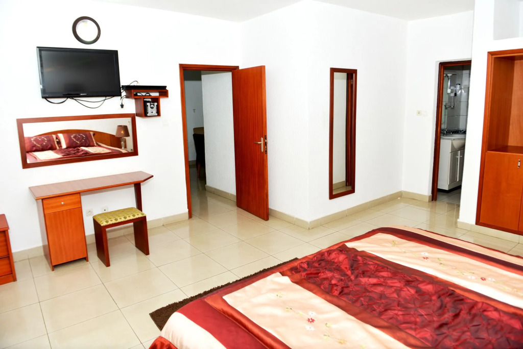 Paradise Hotel