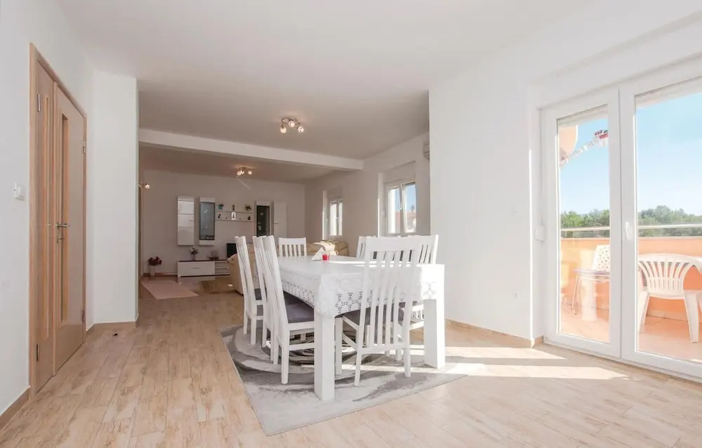 Stunning Home in Sibenik With Wifi and 4 Bedrooms