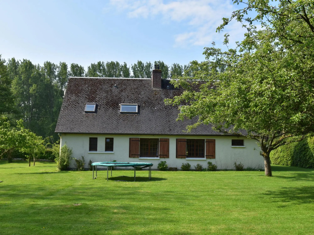 Serene Holiday Home in Saint Pierre le Vieux with Garden