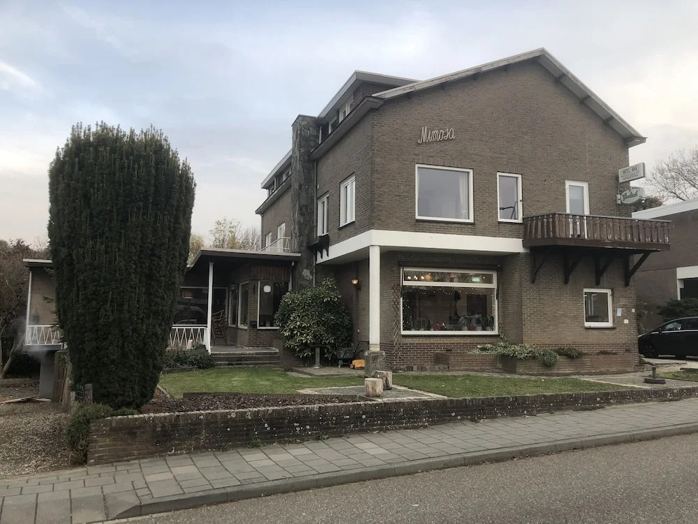 Mimosa Hotel