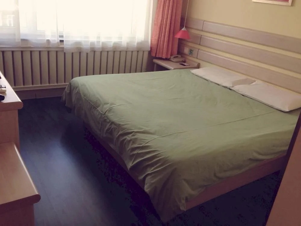 Home Inn Changchun Anda Street