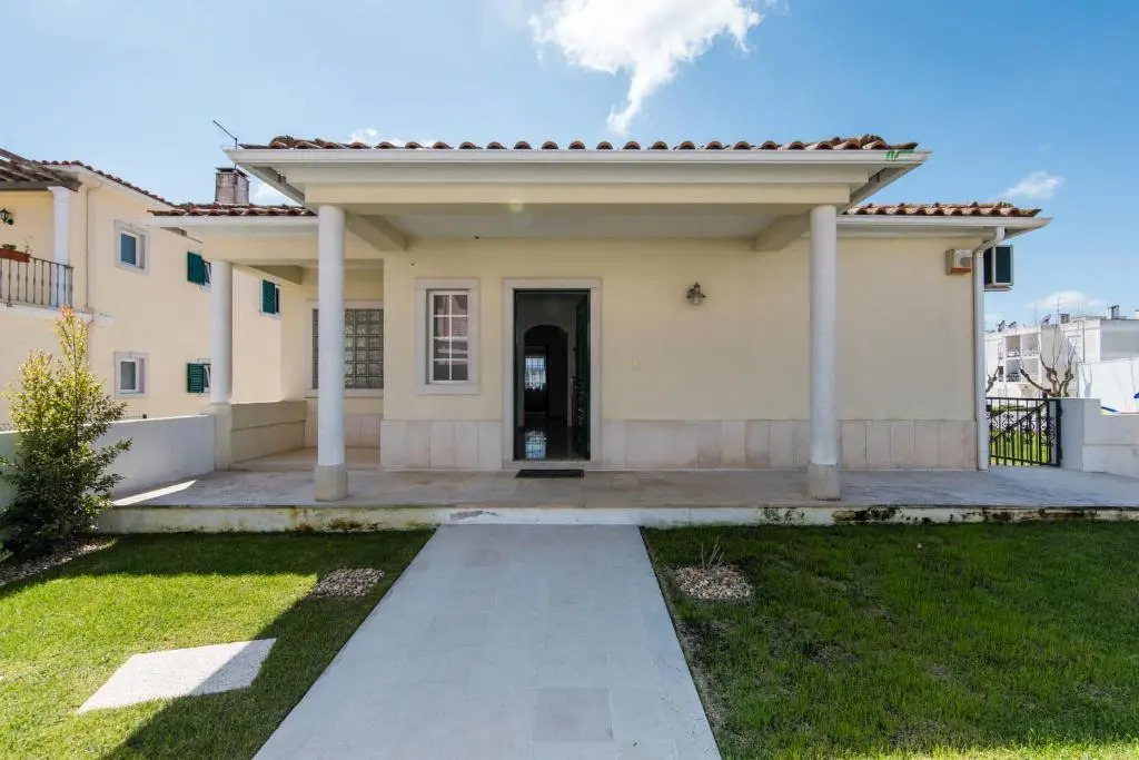 Moradia de 3 quartos com ar condicionado e piscina
