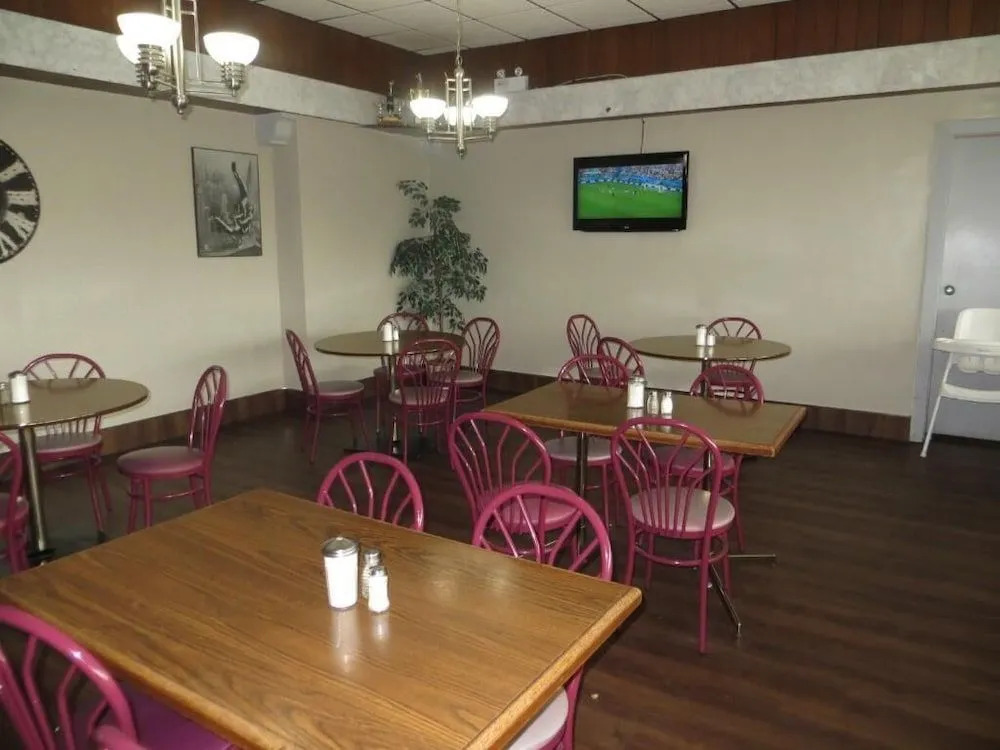 Airport Motor Inn