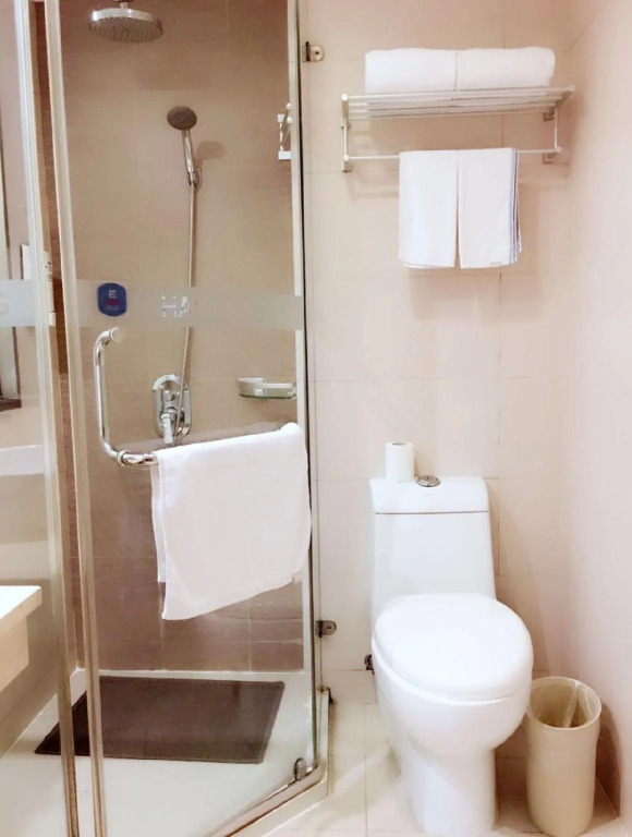 Hanting Hotel Shanghai Hongkou Football Stadium Metro Station