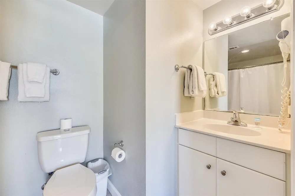 Shores Of Panama 325 - 3rd Floor, Updated, Free Fun! Sleeps 6. 1 Bedroom Condo by RedAwning