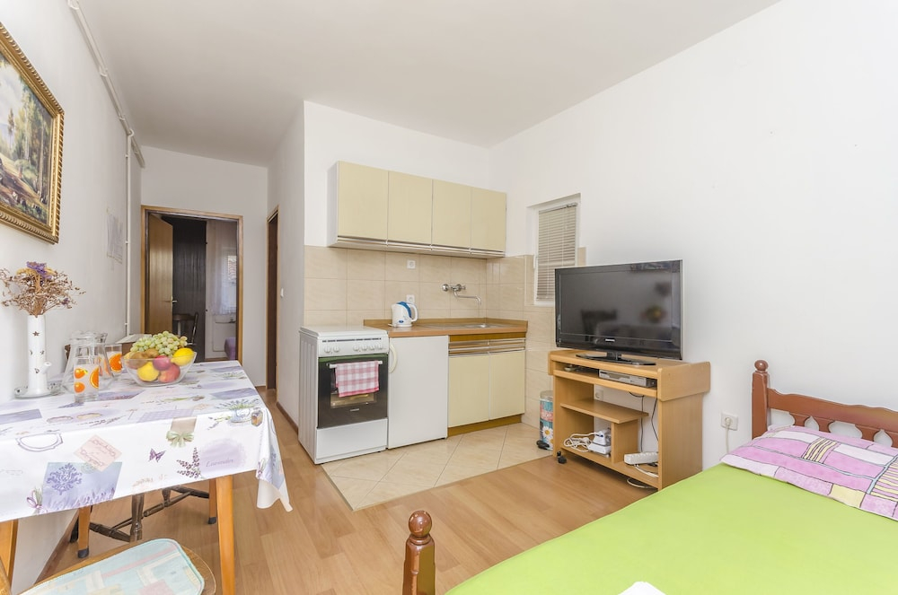 Apartments Mira I