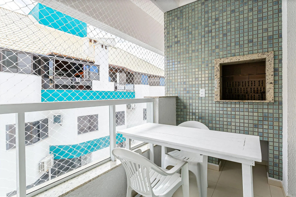 Apto Moderno c/ piscina - quadra mar - RMI201