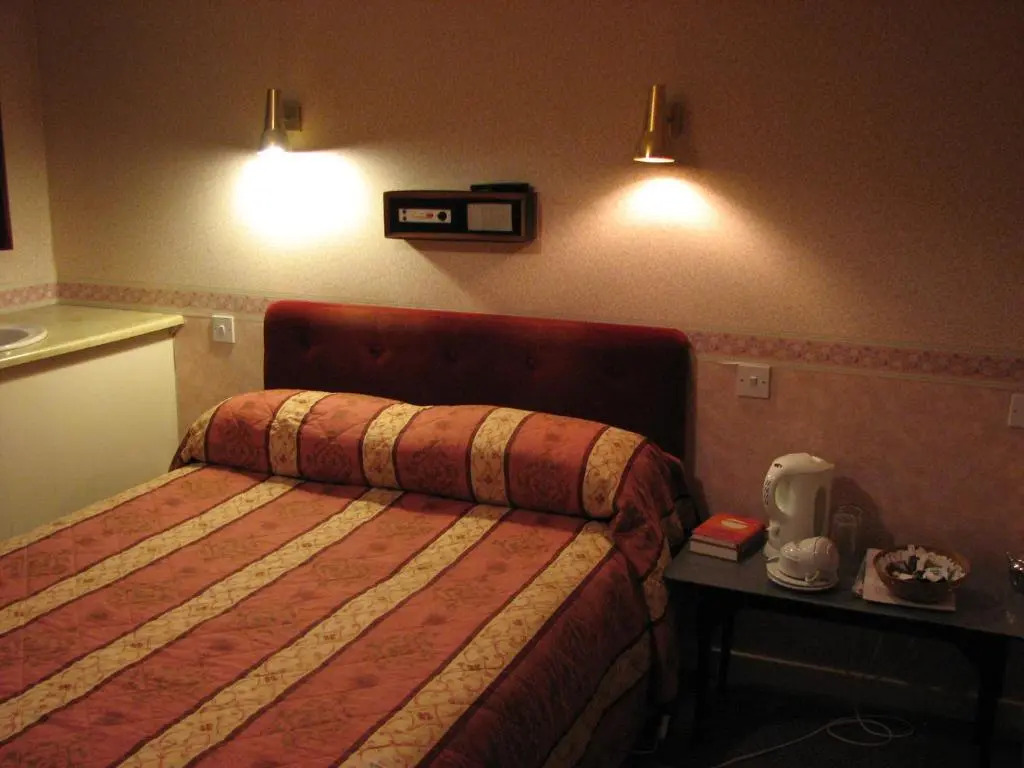 Lancaster Hotel