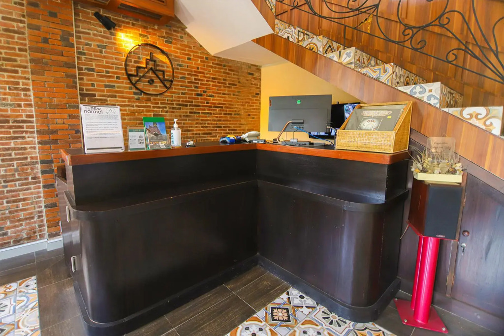 Briggs Inn Batu